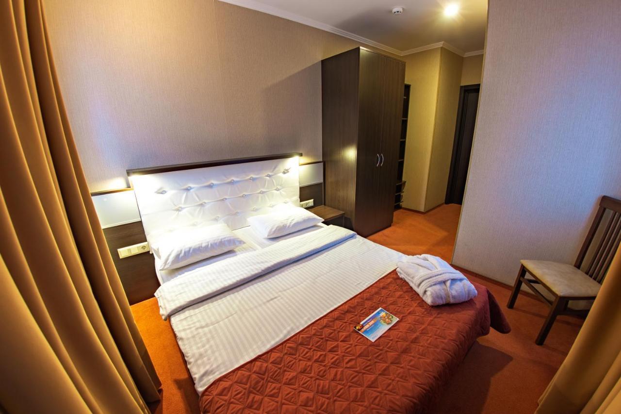 Kiev 365 Park Hotel Sofiivska Borshchahivka 外观 照片