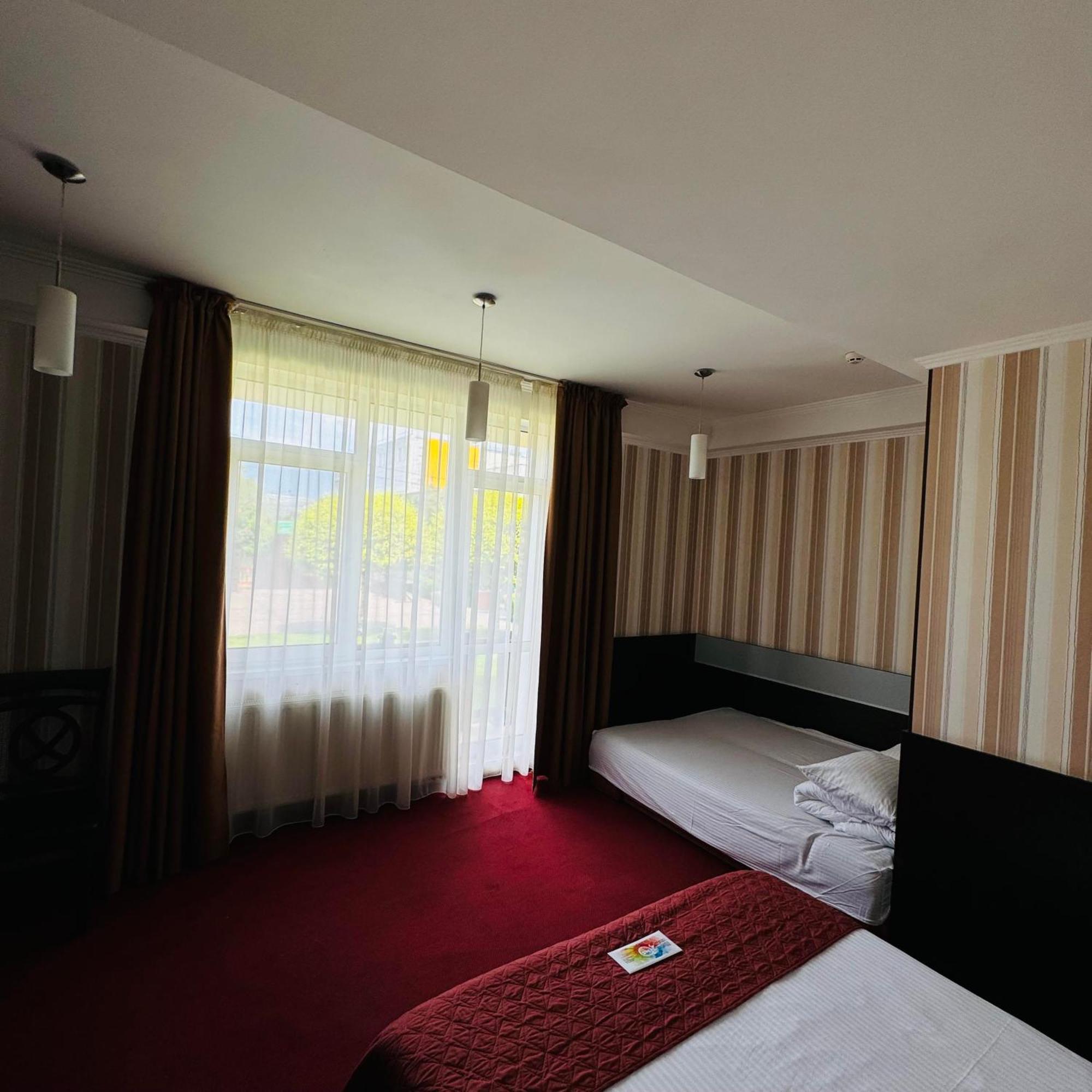 Kiev 365 Park Hotel Sofiivska Borshchahivka 外观 照片