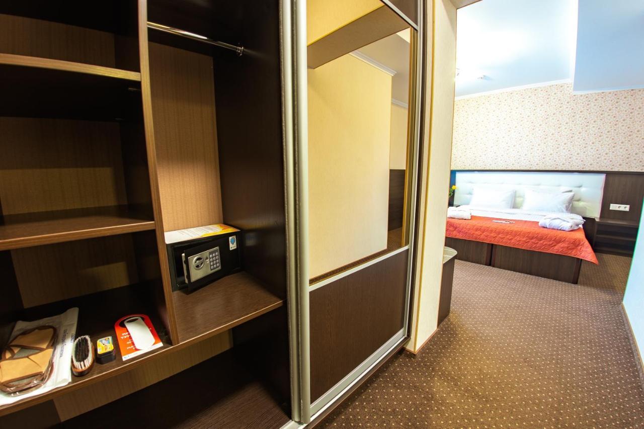 Kiev 365 Park Hotel Sofiivska Borshchahivka 外观 照片